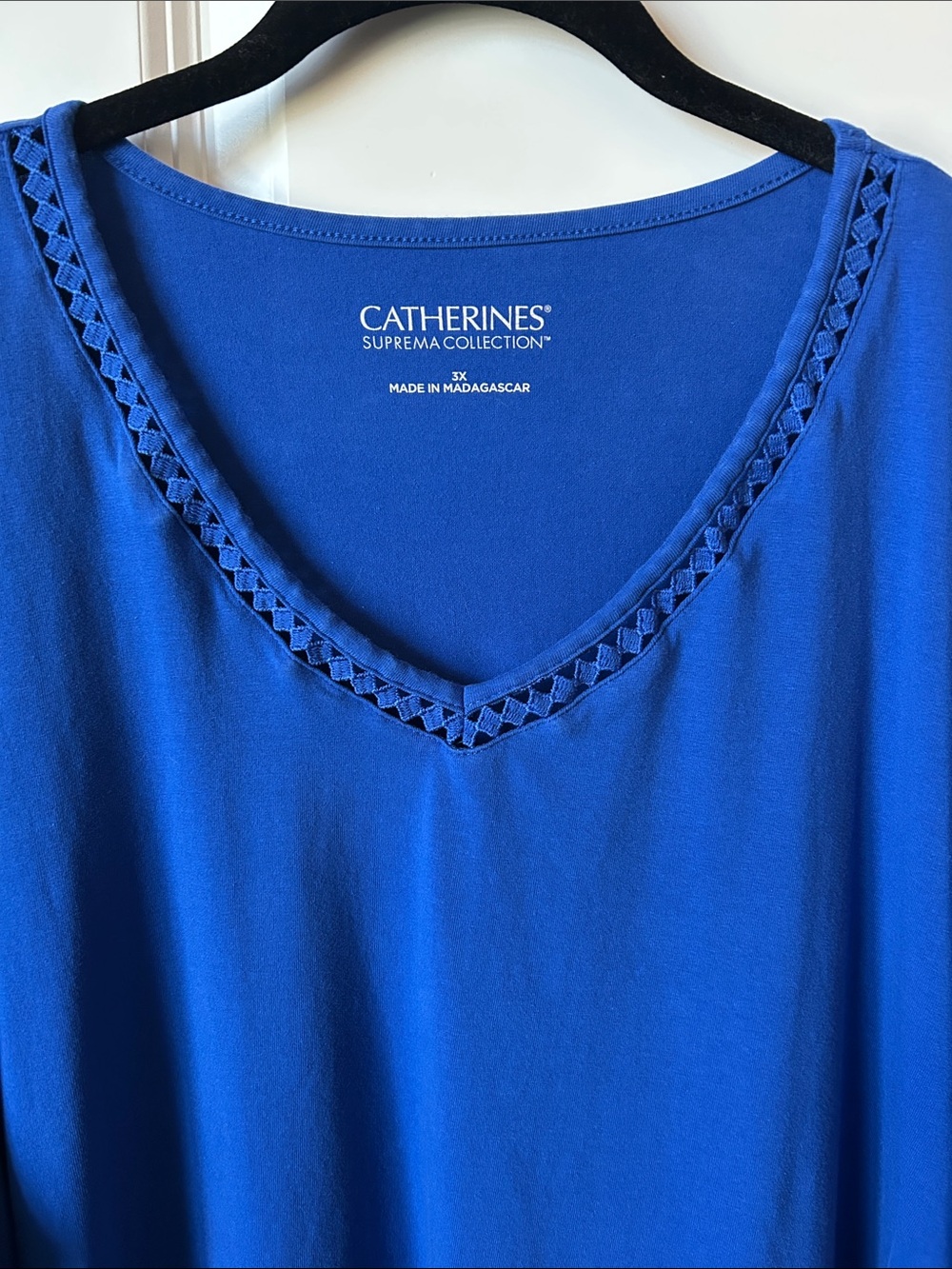 Catherines Royal Blue V-Neck Short Sleeve Top with Trim 3X - Picture 2 of 8